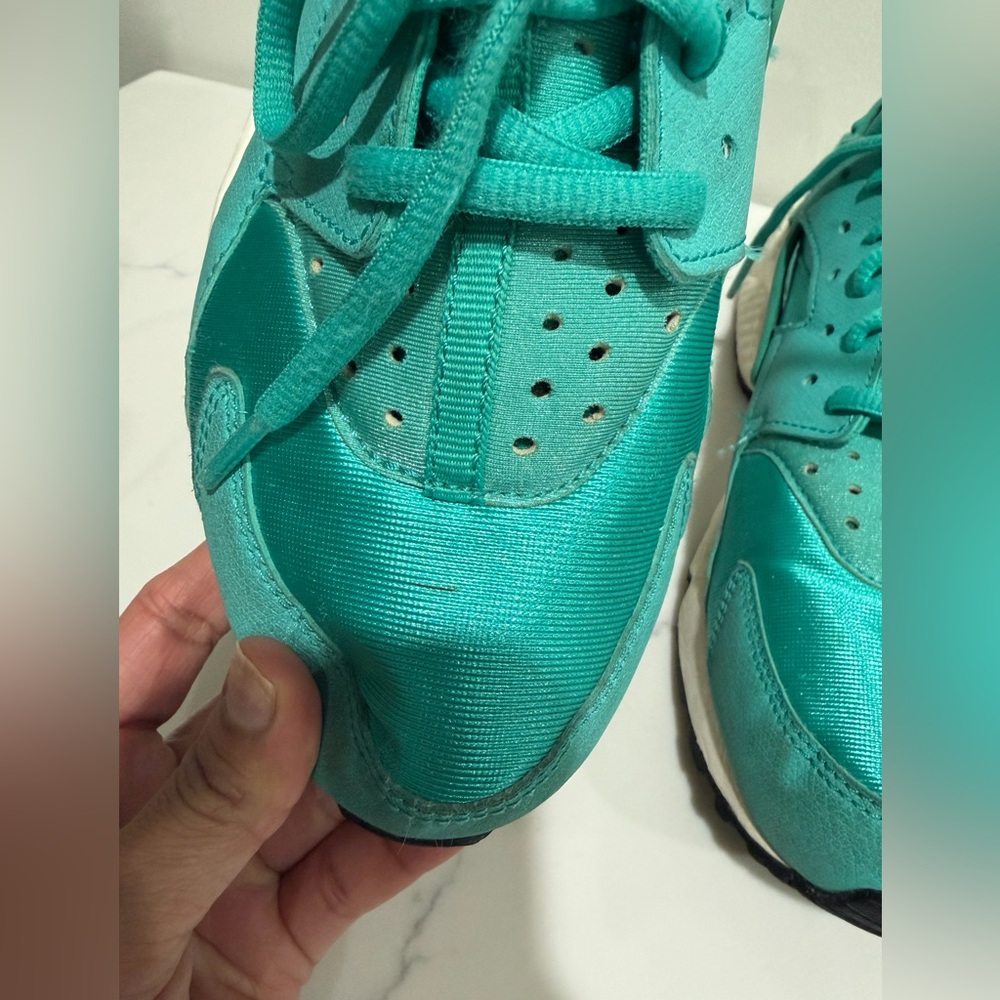Nike Air Huarache Size 9 Teal/Turquoise Sneakers Lightweight  & Iconic Style - Picture 11 of 12